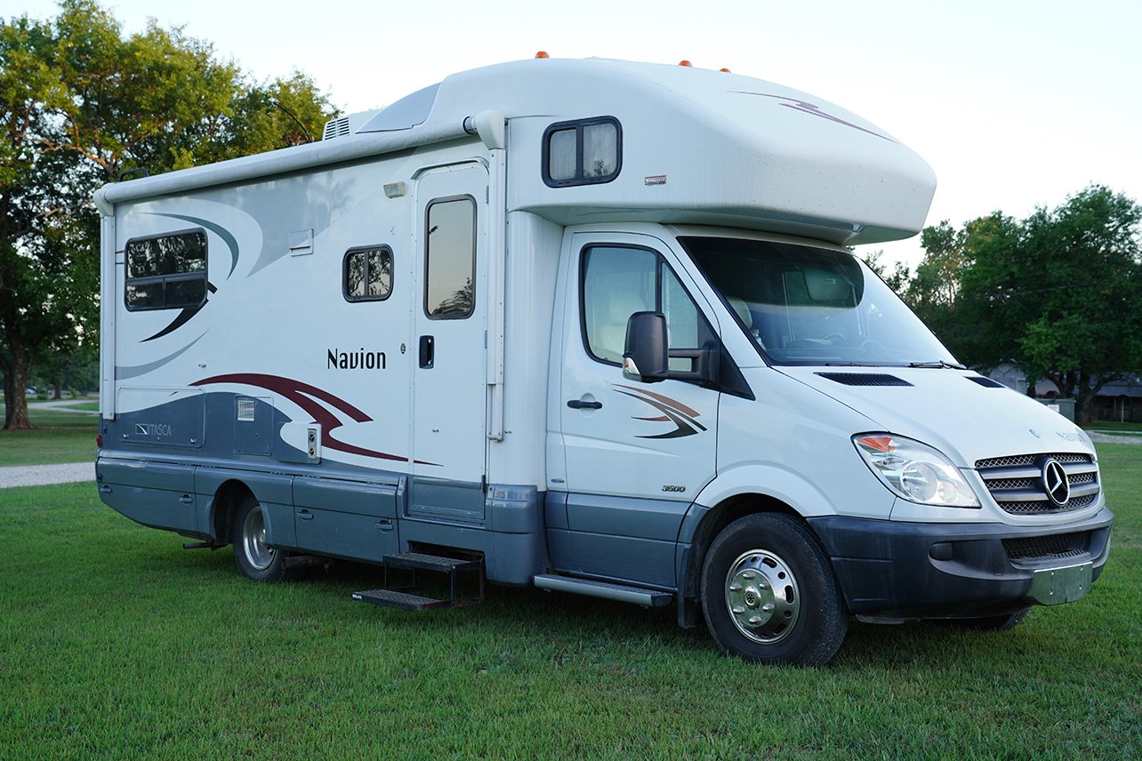 2012 Winnebago Itasca Navion 24J